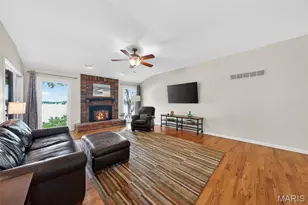 642 Woodchuck Ln, Lake Saint Louis, MO 63367 - Photo 5