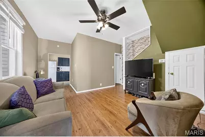 4166 Schiller Place, Saint Louis, MO 63116 - Photo 3