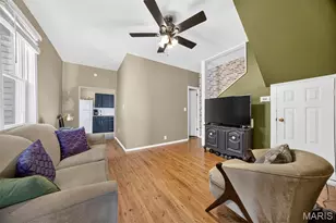 4166 Schiller Pl, Saint Louis, MO 63116 - Photo 3