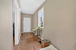 4166 Schiller Pl, Saint Louis, MO 63116 - Photo 9