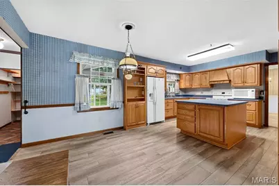 908 Devonshire Lane, Saint Charles, MO 63301 - Photo 7
