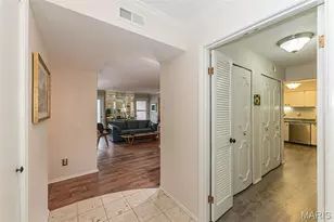 514 Coeur De Royale Dr, Saint Louis, MO 63141 - Photo 9