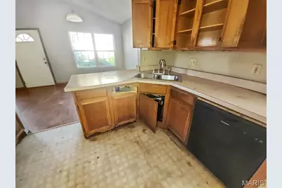 4646 S Grand Boulevard, Saint Louis, MO 63111 - Photo 3