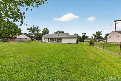 10032 Meadowfield Lane, Saint Louis, MO 63128 - Photo 27