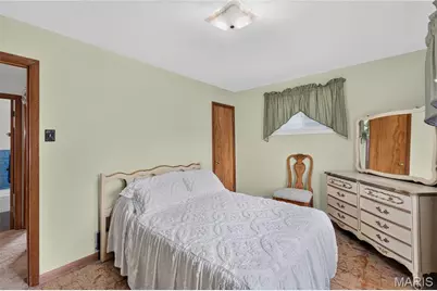 10032 Meadowfield Lane, Saint Louis, MO 63128 - Photo 17