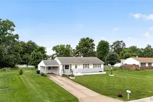 10032 Meadowfield Ln, Saint Louis, MO 63128 - Photo 31