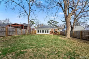 819 Blossom Ln, Rock Hill, MO 63119 - Photo 23