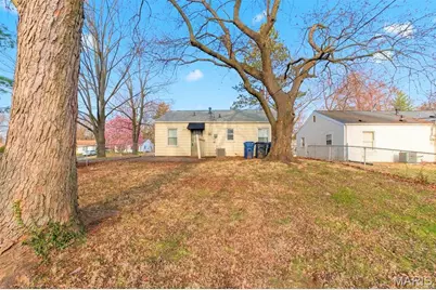 260 Brackleigh, Florissant, MO 63031 - Photo 3
