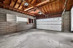 11820 Parklind Dr, Sunset Hills, MO 63127 - Photo 29
