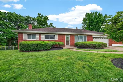 11820 Parklind Drive, Sunset Hills, MO 63127 - Photo 1