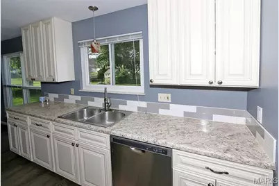 4221 Meadowgreen Trails Drive, Saint Louis, MO 63129 - Photo 9