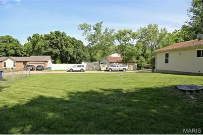 4221 Meadowgreen Trails Drive, Saint Louis, MO 63129 - Photo 21