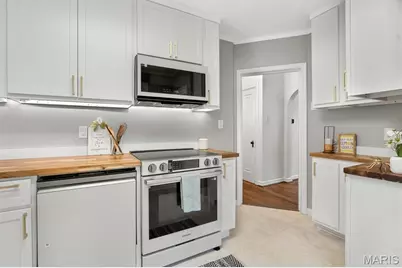 53 S Laclede Station Road, Webster Groves, MO 63119 - Photo 11