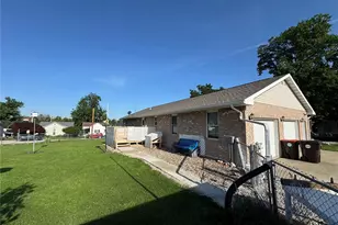 321 W Hamilton St, Palmyra, MO 63461 - Photo 5