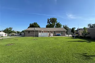 321 W Hamilton St, Palmyra, MO 63461 - Photo 9
