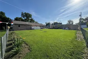 321 W Hamilton St, Palmyra, MO 63461 - Photo 11