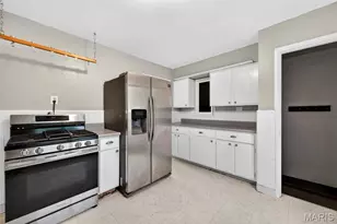 7433 Morgan Ford Rd, Saint Louis, MO 63116 - Photo 9
