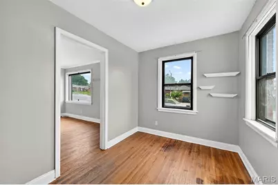 7433 Morganford Road, Saint Louis, MO 63116 - Photo 5