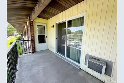 7499 Hazelcrest Drive, Saint Louis, MO 63042 - Photo 15