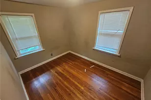 1205 Duenke Dr, Bellefontaine Neighbors, MO 63137 - Photo 7