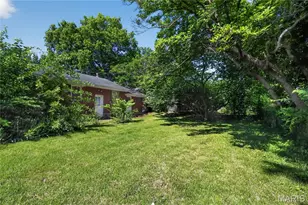 1205 Duenke Dr, Bellefontaine Neighbors, MO 63137 - Photo 15