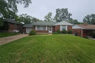 1205 Duenke Dr, Bellefontaine Neighbors, MO 63137 - Photo 1