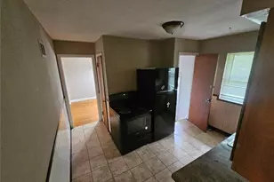 1205 Duenke Dr, Bellefontaine Neighbors, MO 63137 - Photo 5