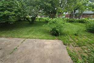 1205 Duenke Dr, Bellefontaine Neighbors, MO 63137 - Photo 13