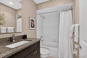 800 Bridlebrook Ln, Kirkwood, MO 63122 - Photo 25