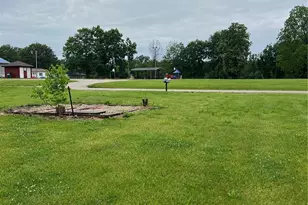 902 Elm St, Montgomery City, MO 63361 - Photo 3