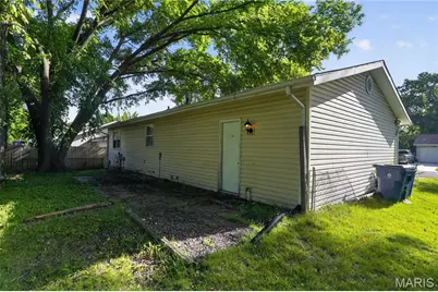12071 El Camara Drive, Florissant, MO 63033 - Photo 5