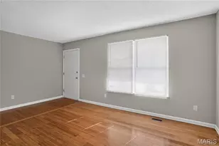 12071 El Camara Dr, Florissant, MO 63033 - Photo 9
