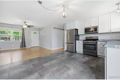 12057 Renaissance Drive, Maryland Heights, MO 63043 - Photo 17