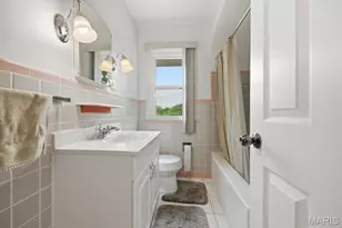 38 Pinewood Dr, Saint Louis, MO 63123 - Photo 13