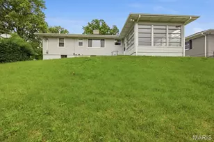 38 Pinewood Dr, Saint Louis, MO 63123 - Photo 29