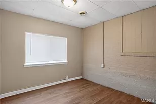 8102 Frost Ave, Saint Louis, MO 63134 - Photo 17