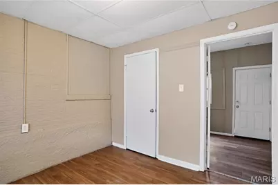 8102 Frost Avenue, Saint Louis, MO 63134 - Photo 15