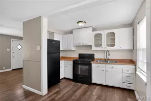 8102 Frost Ave, Saint Louis, MO 63134 - Photo 7