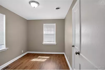 8102 Frost Avenue, Saint Louis, MO 63134 - Photo 9