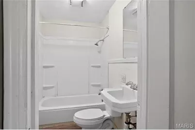 8102 Frost Avenue, Saint Louis, MO 63134 - Photo 13