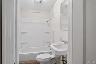 8102 Frost Ave, Saint Louis, MO 63134 - Photo 13