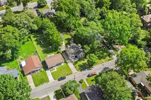 8913 Rosemore Pl, Saint Louis, MO 63114 - Photo 3