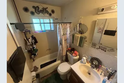 9822 Treadway Lane, Saint Louis, MO 63134 - Photo 11