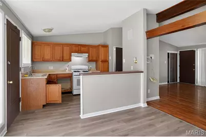 10744 Hallstead Drive, Saint Louis, MO 63136 - Photo 7