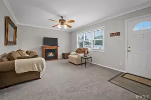 207 Hillsdale Dr, Ballwin, MO 63011 - Photo 5