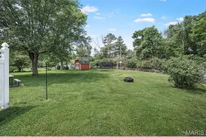 207 Hillsdale Drive, Ballwin, MO 63011 - Photo 23