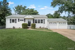 207 Hillsdale Dr, Ballwin, MO 63011 - Photo 1