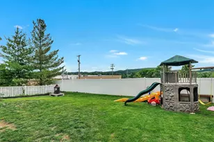 350 Hunters Heights Dr, Eureka, MO 63025 - Photo 9