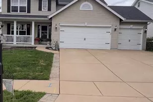 350 Hunters Heights Dr, Eureka, MO 63025 - Photo 1