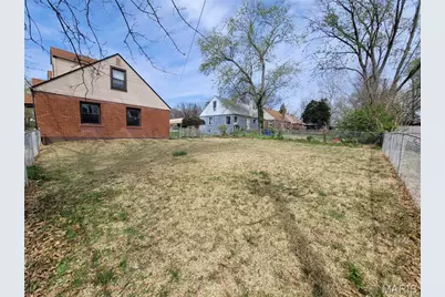 8687 Belhaven Drive, Saint John, MO 63114 - Photo 25